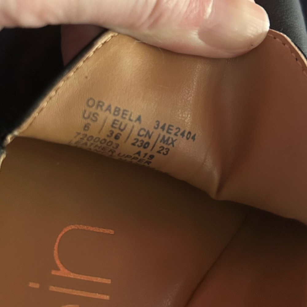 CALVIN KLEIN Orabela Black Leather Flats - Picture 7 of 10